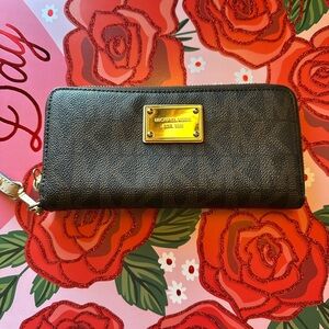 Michael Kors Black and Gold Wallet